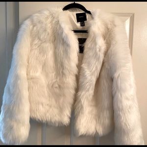NWT White Faux Fur Vegan Fuzzy Winter Coat Wedding Jacket Small S Brand New!